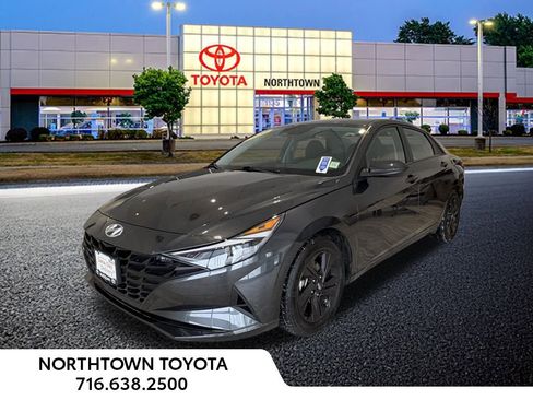 Used 2023 Hyundai Elantra SEL image 1