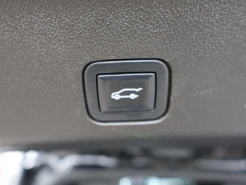 Used 2022 Chevrolet Tahoe High Country image 10