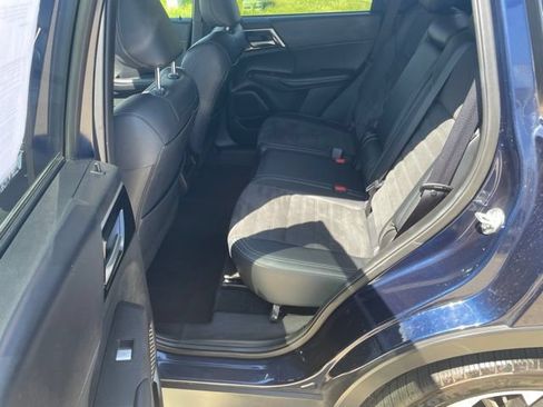 Used 2024 Mitsubishi Outlander SE Black Edition AWD/4WD image 19