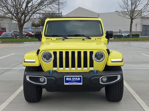 Used 2023 Jeep Wrangler Sahara w/ Cold Weather Group image 10