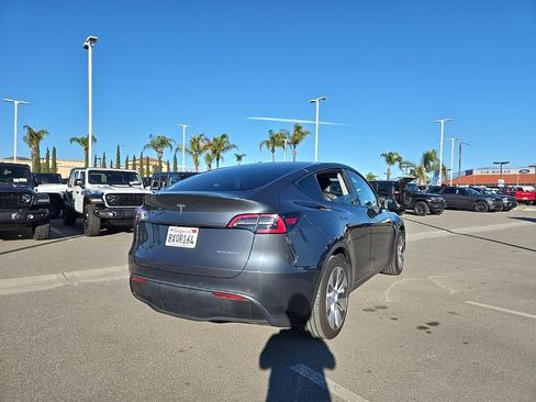Used 2021 Tesla Model Y Long Range image 5