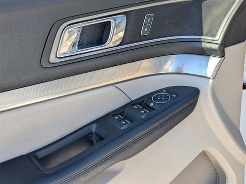 Used 2018 Ford Explorer XLT w/ Equipment Group 202A image 17
