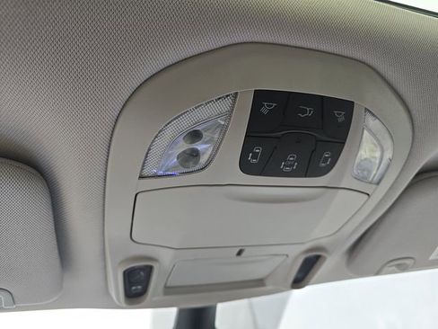 Used 2024 Chrysler Pacifica Limited image 42