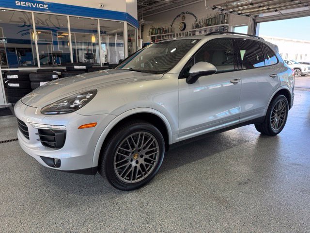 Used 2018 Porsche Cayenne Platinum Edition w/ Premium Package Plus AWD/4WD image 4