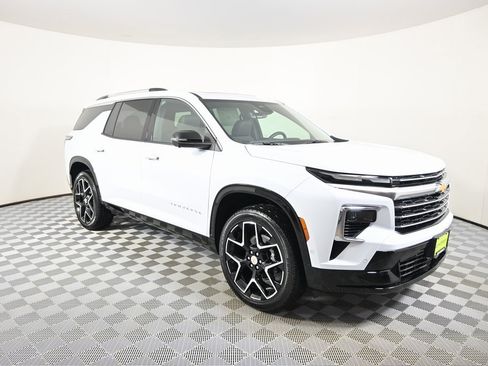 New 2026 Chevrolet Traverse High Country w/ LPO, Floor Liner Package image 9