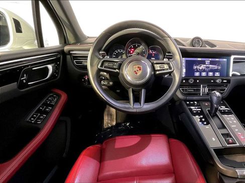 Used 2024 Porsche Macan AWD/4WD image 13