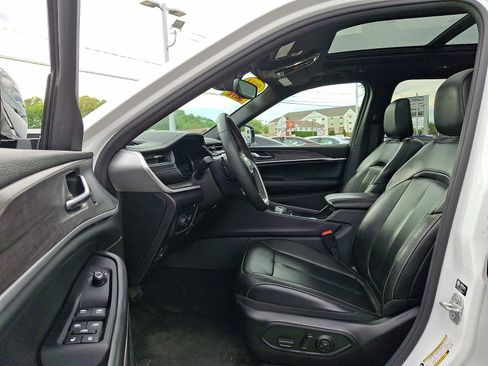 Used 2024 Jeep Grand Cherokee Limited 4xe AWD/4WD image 14