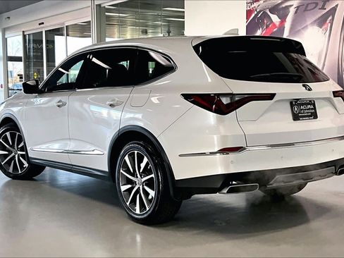 Certified 2025 Acura MDX SH-AWD w/ Technology Package image 4