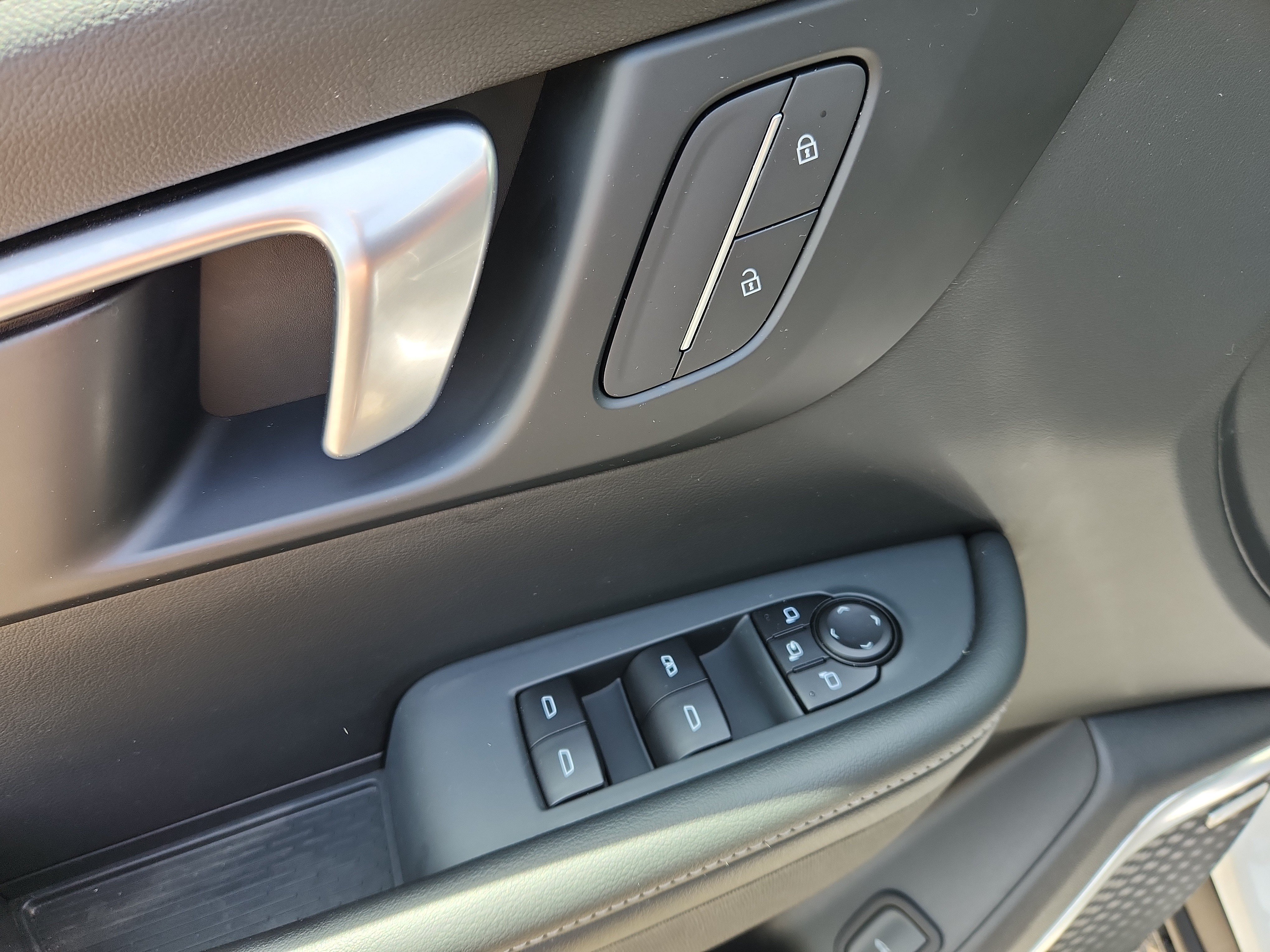 Used 2025 Buick Enclave Preferred FWD image 21