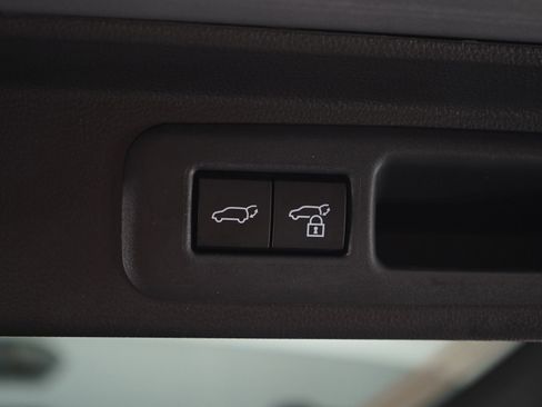 Used 2026 Toyota Sequoia Platinum AWD/4WD image 19