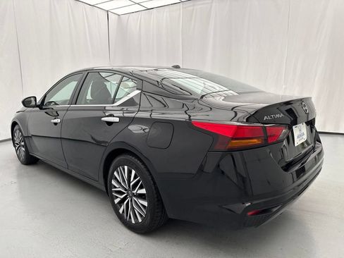 Used 2024 Nissan Altima 2.5 SV FWD image 5