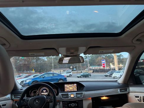 Used 2014 Mercedes-Benz E 350 Sedan image 17