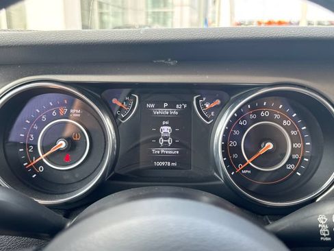 Used 2018 Jeep Wrangler Unlimited Sport AWD/4WD image 18