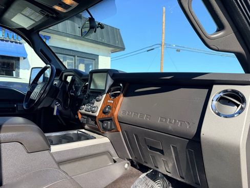 Used 2014 Ford F250 Lariat w/ Chrome Package image 10