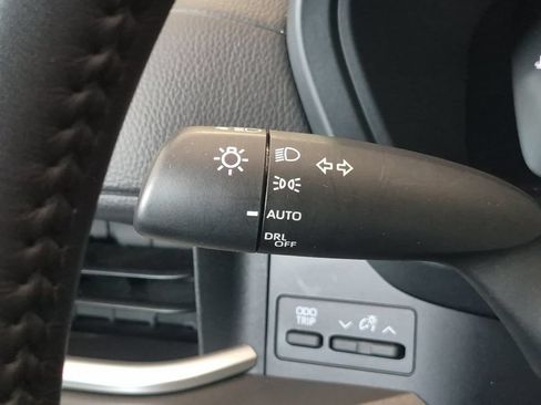 Used 2025 Toyota Grand Highlander FWD image 25