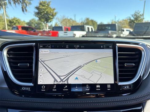 New 2026 Chrysler Pacifica Pinnacle image 25