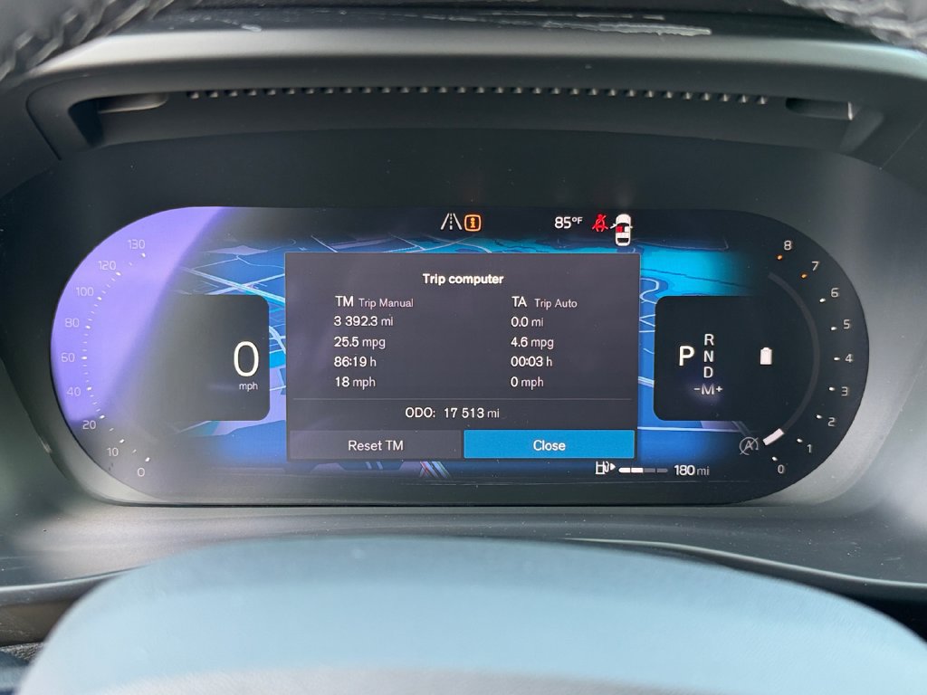 Certified 2024 Volvo XC40 B5 Plus AWD/4WD image 26