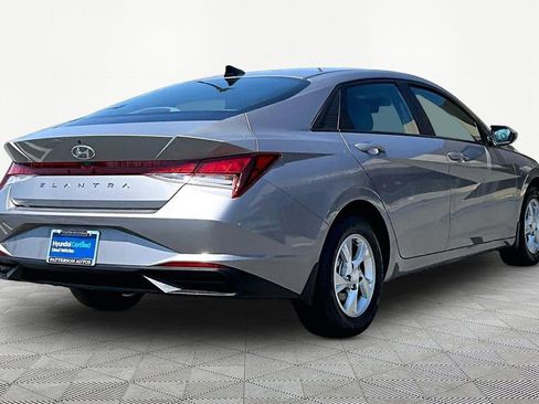 Certified 2023 Hyundai Elantra SE FWD image 2