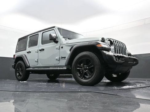 Used 2023 Jeep Wrangler Sport image 20