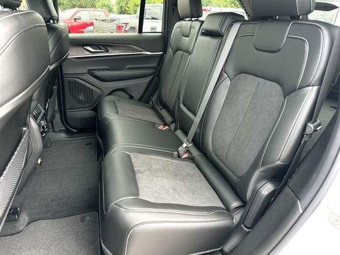 New 2026 Jeep Grand Cherokee Altitude RWD image 23