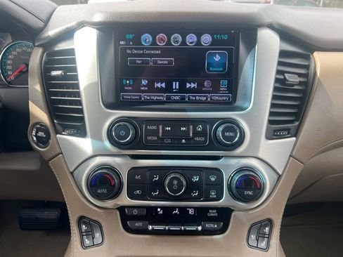 Used 2017 GMC Yukon XL SLT w/ Premium Edition image 8