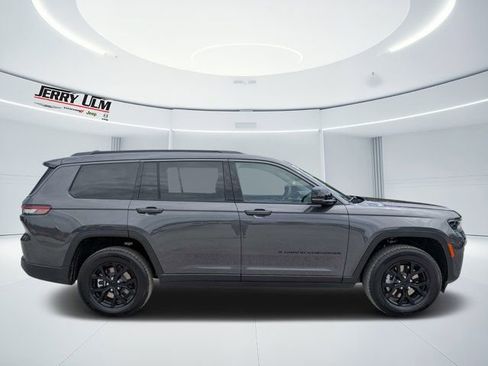 New 2026 Jeep Grand Cherokee L 2WD image 2