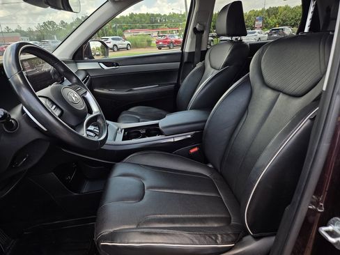 Used 2023 Hyundai Palisade SEL w/ Winter Package FWD image 14