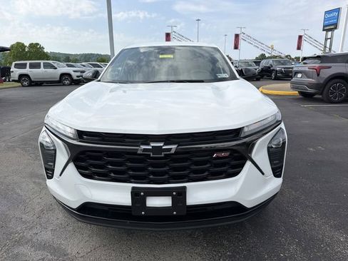Used 2024 Chevrolet Trax RS w/ Driver Confidence Package FWD image 11