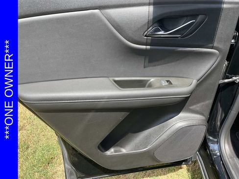 Used 2025 Chevrolet Blazer LT FWD image 13