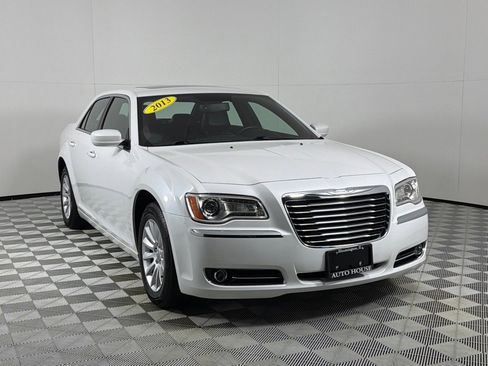 Used 2013 Chrysler 300 w/ Driver Convenience Group RWD image 3