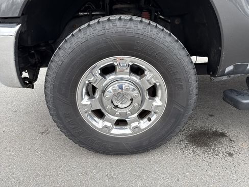 Used 2015 Ford F250 Lariat w/ Chrome Package image 11