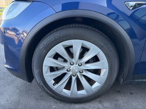 Used 2019 Tesla Model X 100D image 4