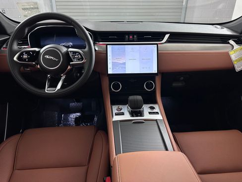 Used 2026 Jaguar F-PACE R-Dynamic S AWD/4WD image 12