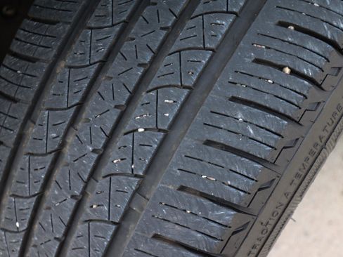 Used 2020 Toyota Highlander XLE image 26