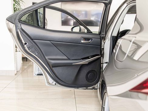 Used 2017 Lexus IS 300 AWD image 36