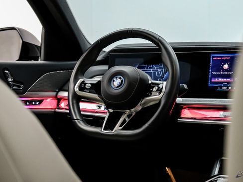Used 2025 BMW i7 xDrive60 AWD/4WD image 43