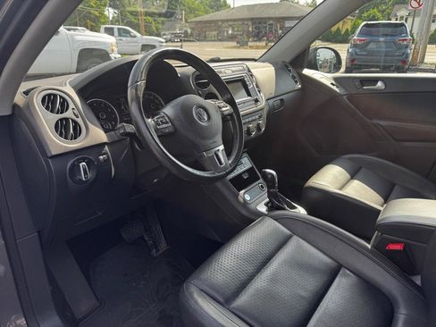 Used 2016 Volkswagen Tiguan S FWD image 13
