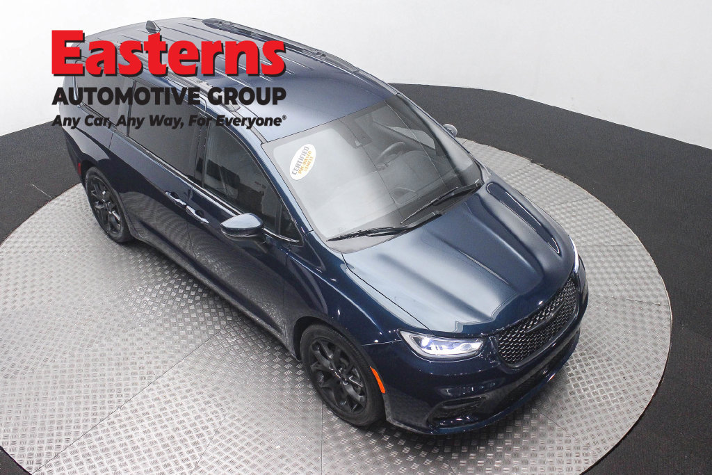 Used 2023 Chrysler Pacifica Touring-L w/ S Appearance Package FWD image 4