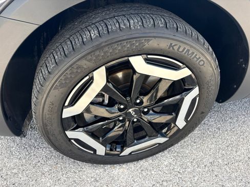 Used 2025 Kia Telluride S FWD image 34