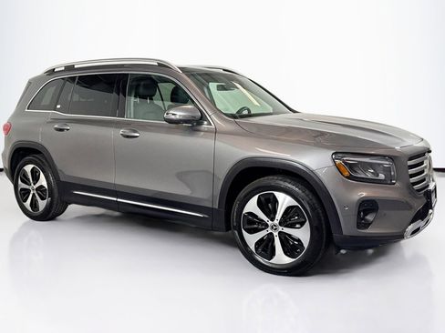 Certified 2025 Mercedes-Benz GLB 250 image 3