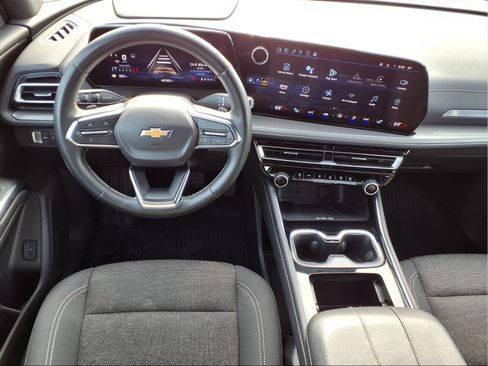 Used 2024 Chevrolet Traverse LT image 5