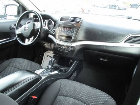 Used 2017 Dodge Journey SE w/ Flexible Seating Group FWD image 26