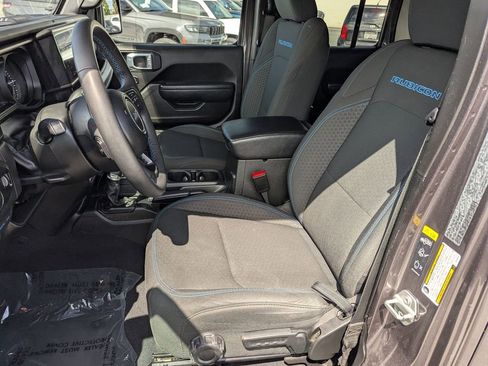 Used 2024 Jeep Wrangler Unlimited Rubicon 4xe image 11