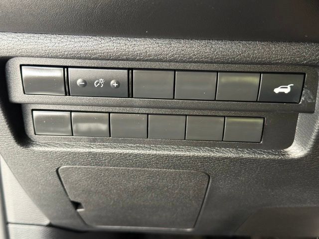 Used 2025 Mitsubishi Outlander SE AWD/4WD image 33