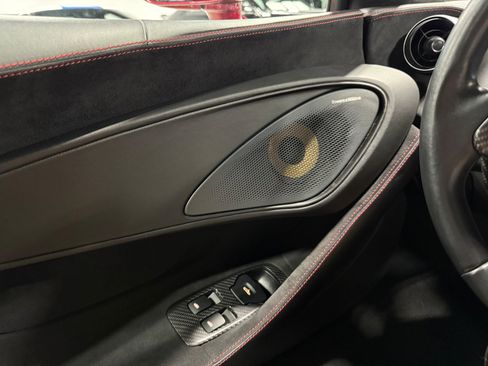 Used 2018 McLaren 570S Spider image 43