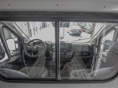 Used 2025 RAM ProMaster 2500 w/ Convenience Group FWD image 26