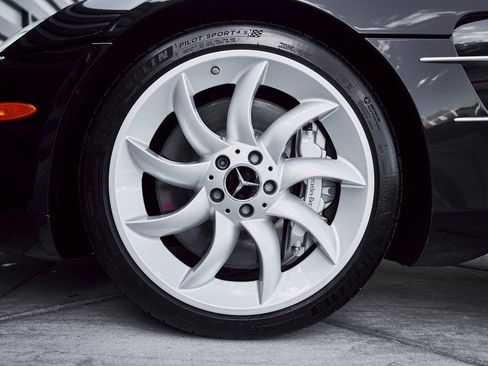 Used 2006 Mercedes-Benz SLR image 3