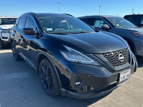 Used 2023 Nissan Murano SV w/ SV Midnight Edition Package image 2