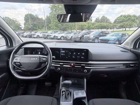 Used 2026 Kia Sportage LX FWD image 10