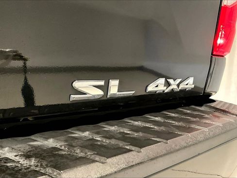 Used 2017 Nissan Titan SL AWD/4WD image 25
